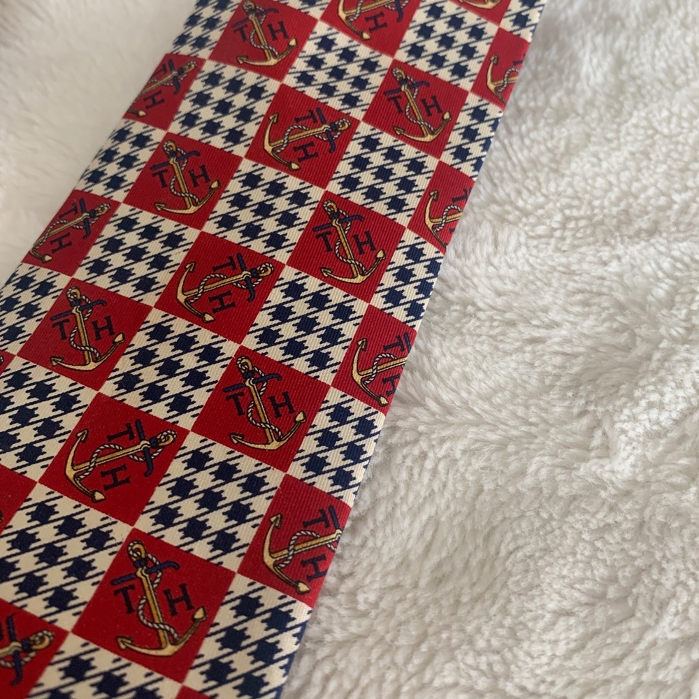 Tommy Hilfiger Authentic Silk Tie
